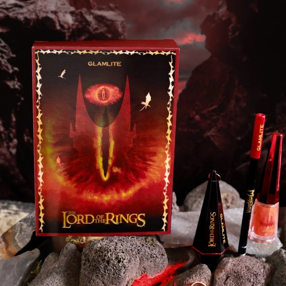 THE LORD OF THE RINGS X GLAMLITE EYE OF SAURON LIP KIT - BNIB